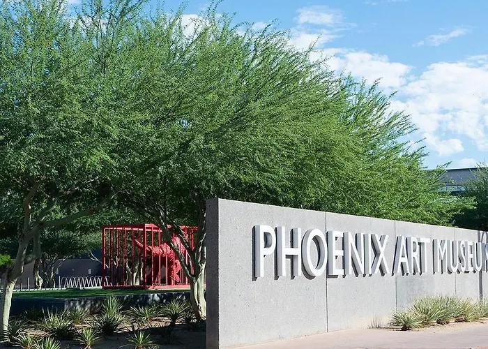 Couples Getaway Highrise Dwntown Phx Skyline Views *